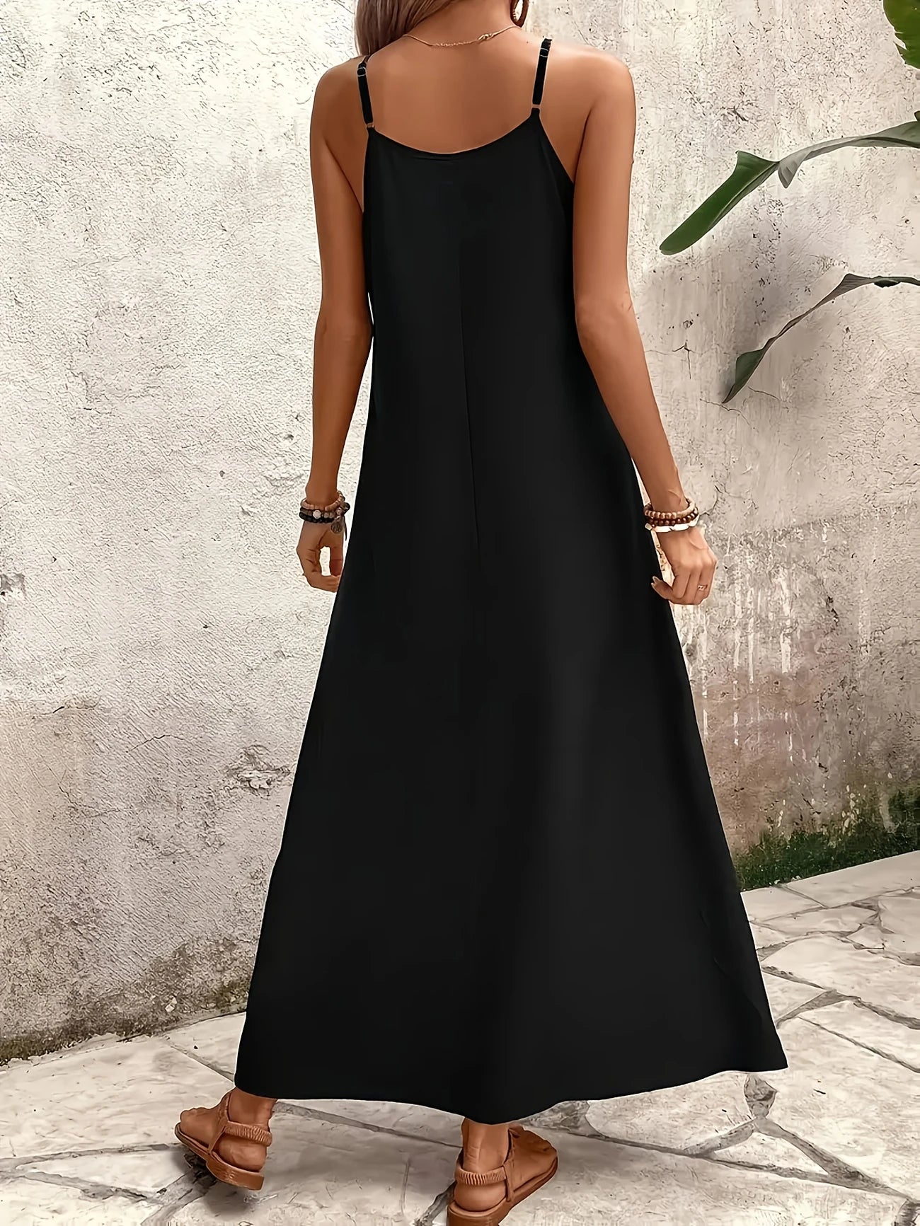 Fashionable Summer Dress – Spaghetti Straps, Printed Design & Comfortable Fit