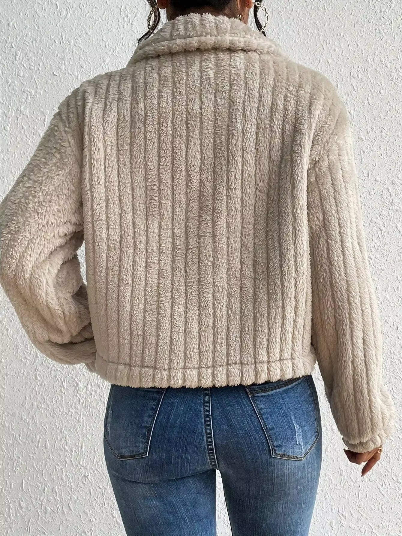 Thickened plush coat women fashionable warm collar autumn winter short style casual outerwear loose fit full sleeve