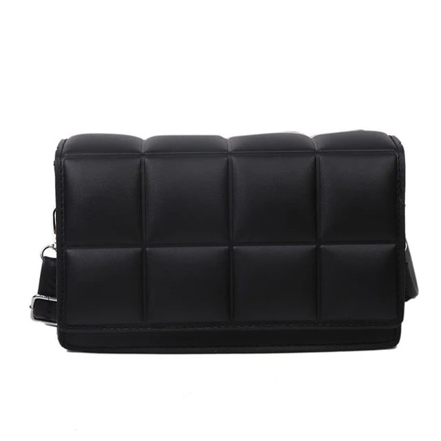 Elegant Women's Handbag - Trendy Crossbody Bag in Faux Leather