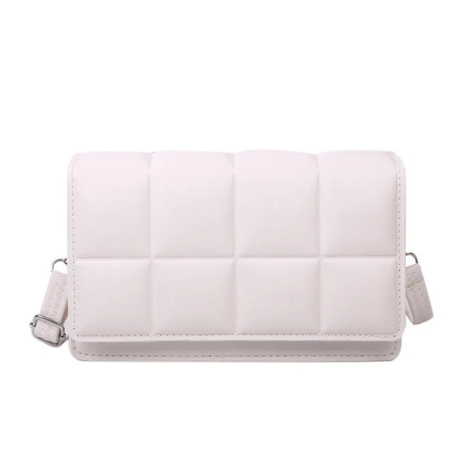 Elegant Women's Handbag - Trendy Crossbody Bag in Faux Leather